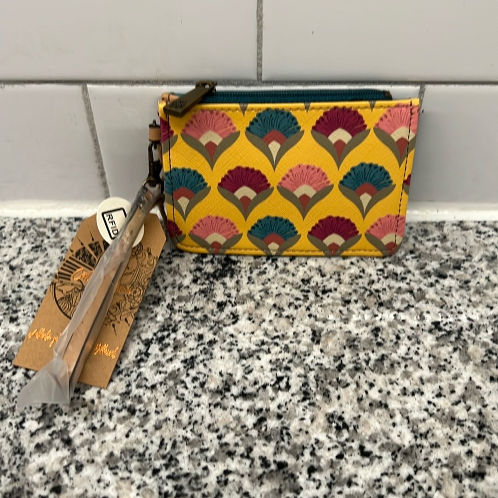 NWT Catchfly Gold Essential card case